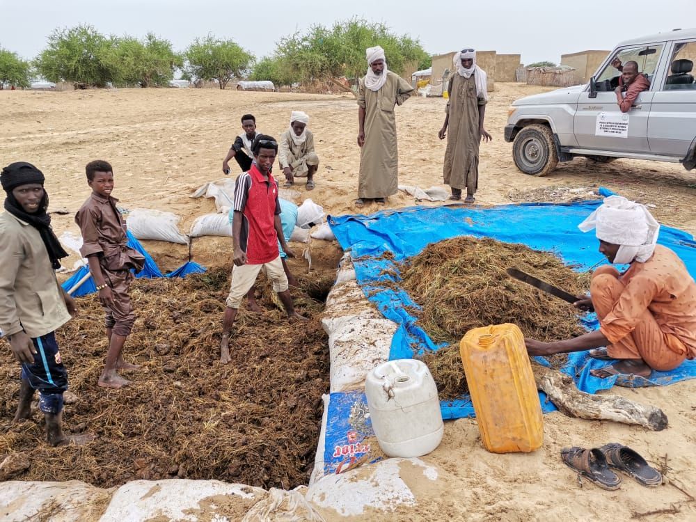 Préparation du compost avec les producteurs
